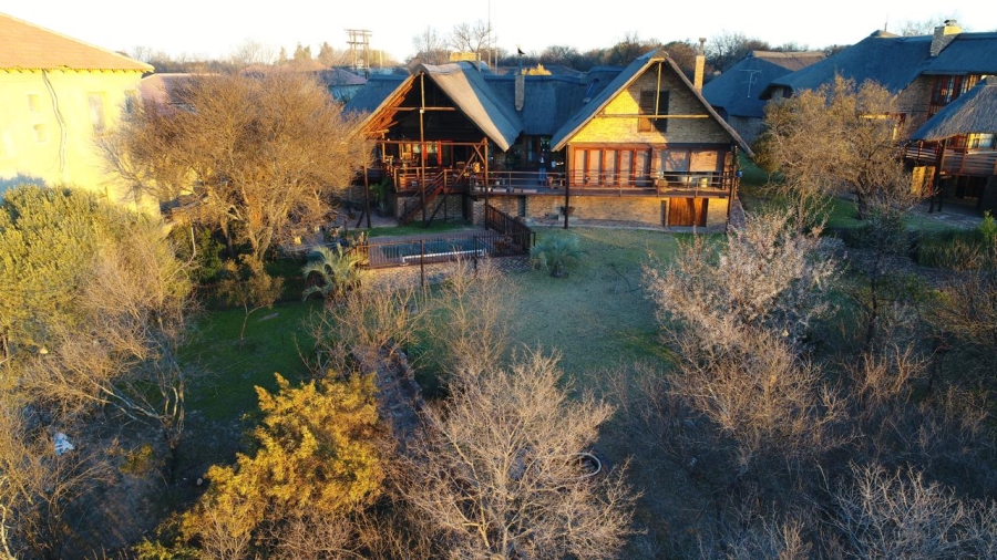 5 Bedroom Property for Sale in River Lodge Estate Free State